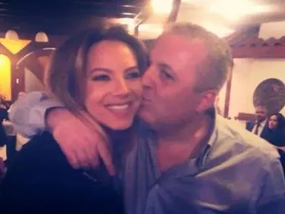 Коко Динев щастлив без Емилия! Млади чалгарки се навъртат около бизнесмена