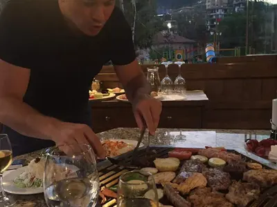 Любов ли бе да го опишеш! Тачо изхвърли Жени като кофа с кюмюр (Снимки)