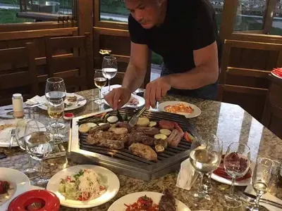 Любов ли бе да го опишеш! Тачо изхвърли Жени като кофа с кюмюр (Снимки)