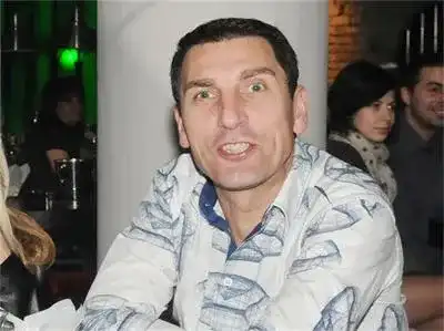 Машина! Румен Луканов върти 2 любовници - блондинка и брюнетка