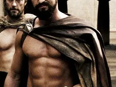 Мегз се сваля на холивудската звезда Джерард Бътлър от филма 300! Двамата вечеряха заедно