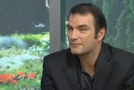 Пощальонът Пейо кръшка на жена си с млади момичета (Пикантни разкрития)