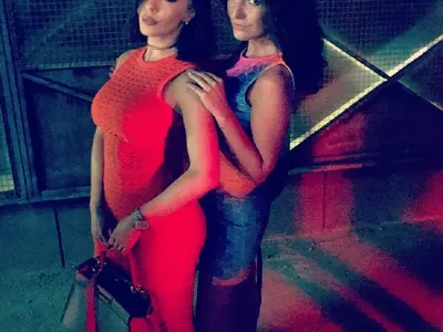 Резил! Без фотошоп шкембето на Галена е като на готвачка в училищен стол (Фото)