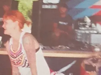 Рут Колева сама на море. Започва деня си с кафе, после минава на твърдо