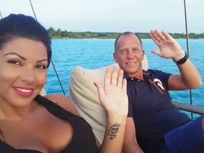 Сани Алекса преспала с гаджето на Мария Илиева! Гаджето й Сами Кей: Не съм я пребил, тя падна пияна по стълбите! Изнудва ме!