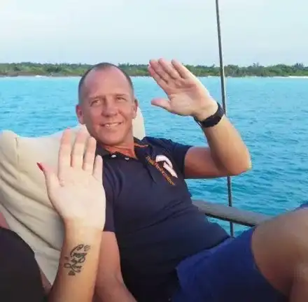 Сани Алекса преспала с гаджето на Мария Илиева! Гаджето й Сами Кей: Не съм я пребил, тя падна пияна по стълбите! Изнудва ме!