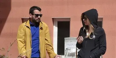 Семейната лодка на Иван и Ирина потъва! Тенчева гаси нерви с бяло вино + всичко за кризата в брака им