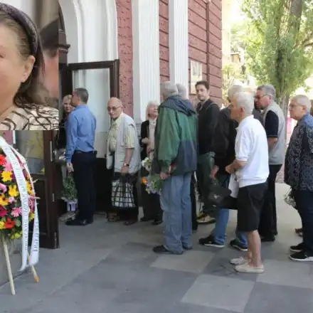 Стотици се простиха с Ванча Дойчева, погребват я до съпруга й