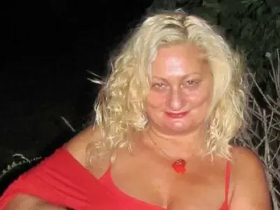 Стриптийзьорката Мис Валентини: Танцувах без дрехи пред Карамански и Жоро Илиев! Фатик ме позлати (Пикантни истории от първо лице + Снимки)