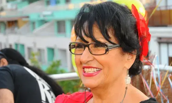 УАУ! 73-годишната Йорданка Христова се пече по монокини (Папарашко фото)