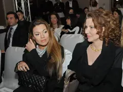 Голямата щерка на Илиана Раева пред анорексия? Славея е кожа и кости! (СНИМКИ)