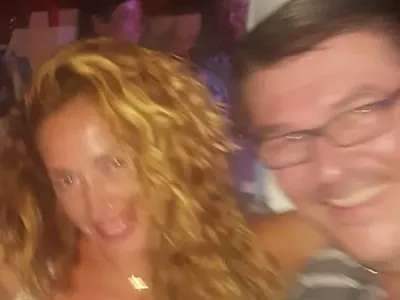 Боян Петракиев – Барона се фука с едрогърда руса испанка (Фото)