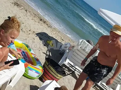 Бомба в HotArena! Жената на Гъмзата го хвана на калъп с друга на плажа! Последва нещо уникално! ПАПАРАШКИ СНИМКИ