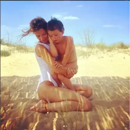 Диляна Попова изкарва пари от сина си (Малкият Борил вече работи)