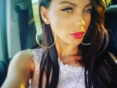 Ексклузивно в HotArena! Затварят Емануела!