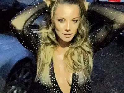 Емилия се пусна по дупе и гърди на концерта във Варна! Тя и Галена с отлично представяне, други пяха на плейбек (Подробности за всяка една от звездите)