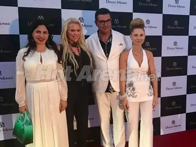 Евгени Минчев: Маги Желязкова с кафеварка на китката и чанта каляска,  Хранова изпревари Гери-Никол, Любо Киров - каре ли си, зюмбюл ли си + още и снимки