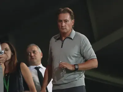 Кирил Домусчиев с часовник-уникат за 100 бона! (Вижте с какво се фука)