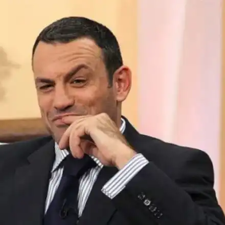 Край на финасовите неволи! Юксел Кадриев се опаричи и подкара кабриолет