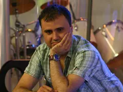 Маестрото заведе децата си в Северна Гърция, цялата фамилия отдъхва в Офринио