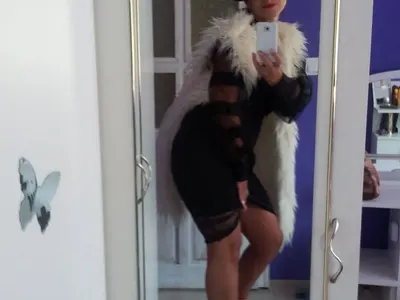 Майката на Ася Капчикова разкрепостена в мрежата (Вижте УНИКАЛНИ СНИМКИ)