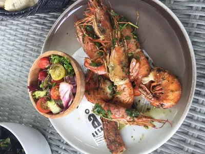 Марта Вачкова и Владо Пенев на таен круиз, щракат си самостоятелни селфита (Снимки)