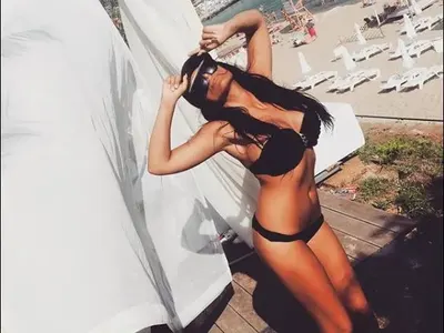 Момичетата от „София ден и нощ” се разголиха на плажа (Много горещи снимки)