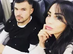 Намери си майстора! Дъртото коте върти Божинката на малкия си пръст
