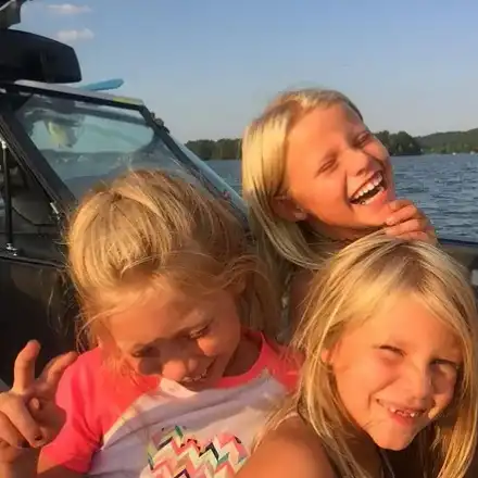 Никол Шерцингер към Гришо: Дечица???