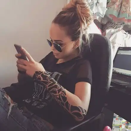 Освиркват Сузанита на първото й участие и й викат „Довиждане“! Тя получи паник атака в гримьорната (Всичко за нелепата й изява)