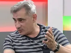 Прецакаха Христо Гърбов с парцел на морето. Комикът спи в каравана