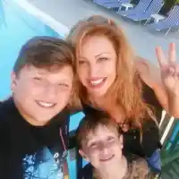 Рени праща сина си на пансион далеч от София! Ще плаща 11 000 лева годишно за частното училище на Борис