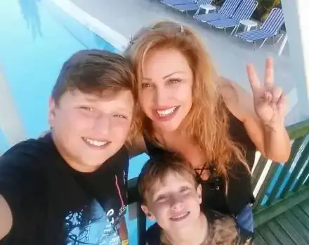 Рени праща сина си на пансион далеч от София! Ще плаща 11 000 лева годишно за частното училище на Борис