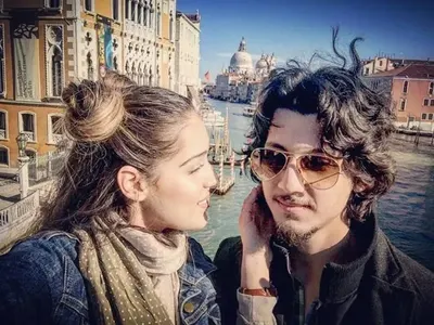 Щерката на Гала предизвиква гаджето: Цункай ми дупето! (Горещо фото)