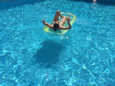 Сигнал до HotArena: Силиконова долина, минала през доктор Енчев, заби син на милиардер! Баровецът затвори хотел заради нея (Снимки)