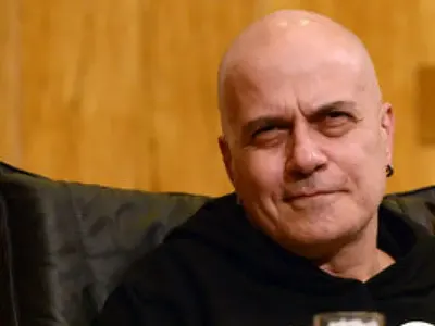 Слави без контакт с жена повече от година! Водещият с признаци на еректилна дисфункция, не пие виагра заради сърцето