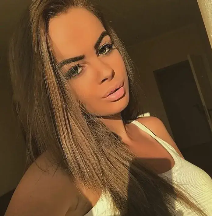 Сузанита се снима без дрехи от 13-годишна! Скандални снимки