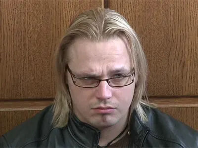 Убиецът Максим Стависки сам като куче, вместо да е в затвора, наглият руснак курортува на морето