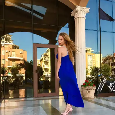 Анастасия в паника! Вижте на какво стана свидетел фолк дивата