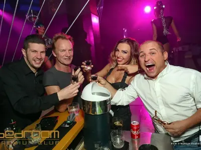 БГ мацки се млатят коя да е със Стинг, разменят си обиди и шамари (Снимки)