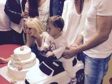 Блатечки купи бентли на сина си Борил