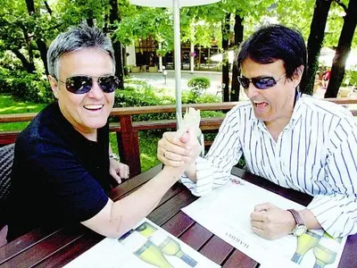 Братята Аргирови вече се различават! Единият е с побеляла коса и с 5 килограма отгоре