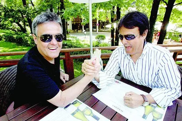 Братята Аргирови вече се различават! Единият е с побеляла коса и с 5 килограма отгоре