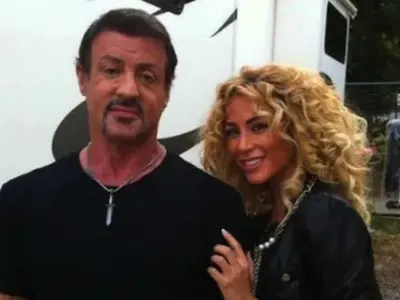 Енджи Касабие –  любовница  на Сталоун! Адвокати я плашат със съд ако проговори за креватните си истории с Рамбо