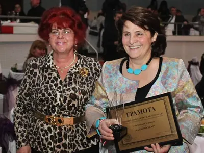 Гилотината на лорд Минчев прати Баровеца и Володя Стоянов в музея, попари Миро заради импотентните му решения, облече Анн-Джи в захарен памук + още и снимки