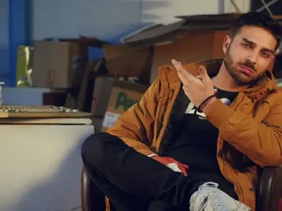 Гилотината на лорд Минчев свисти: Алисия с пола намазана с прокиснал пастет, Дани Милев е моден отшелник, Тото губи от модното Тото + още и СНИМКИ