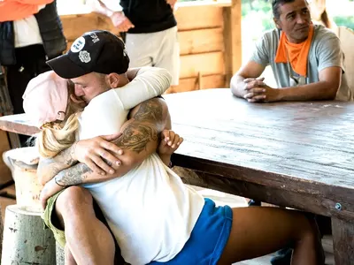 Горещи сцени във „Фермата“!