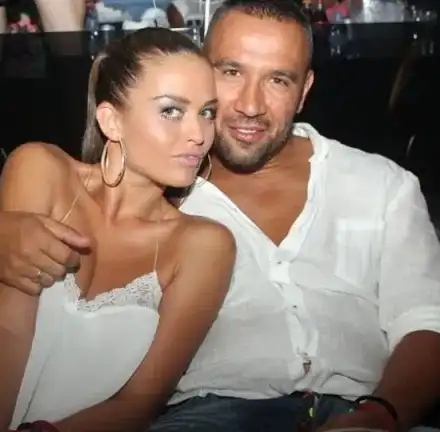 Яна на Петко в безупречна форма (Горещо фото по монокини в галерията)