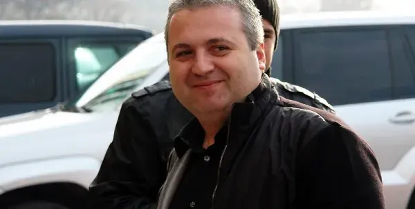 Коко Динев пак сам - би шута и на новата