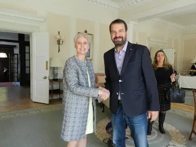 Лорд Минчев пусна Гилотината: Мартина Вачкова като полята с горчичен сос, точки и въпросителни мъчат Лолова, Кедъра в модно роднинство с Ру Пол + още (СНИМКИ)